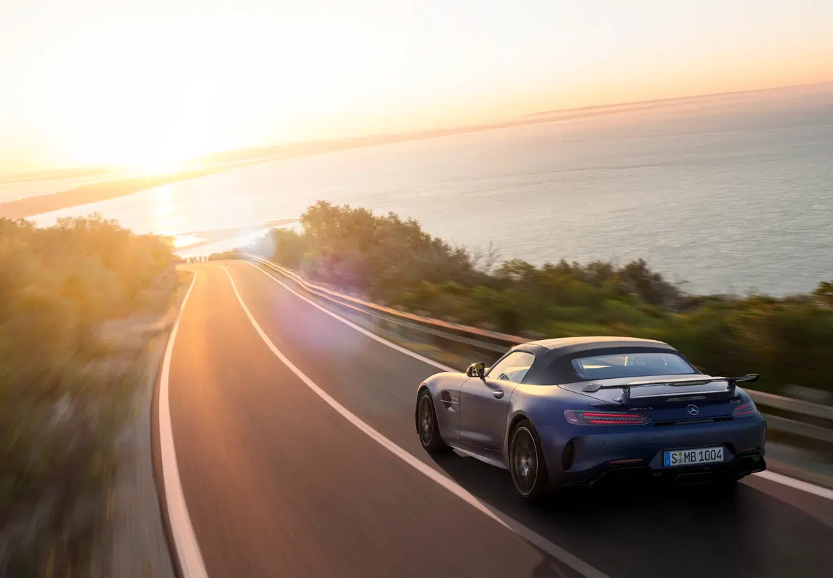 Mercedes AMG GT R Roadster, debutto al Salone di Ginevra 2019 (23)