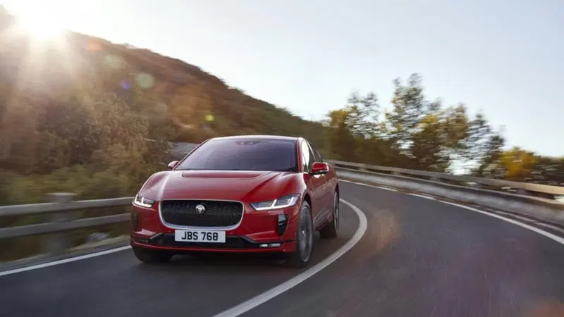 Jaguar I-Pace &egrave; Car of the Year 2019. L'annuncio a Ginevra [Video]