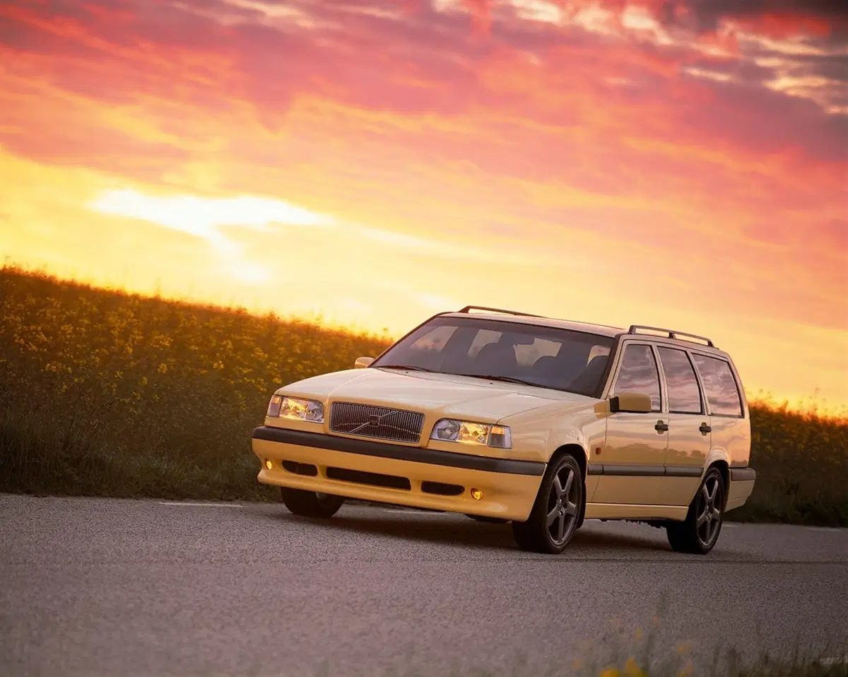 Volvo e la parabola della velocità: dalla 850 T5 SW al limite di 180 km/h (6)