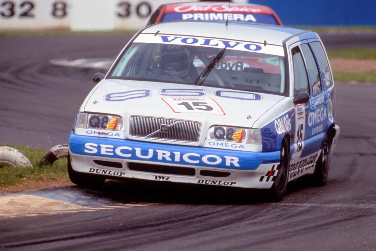 Volvo e la parabola della velocità: dalla 850 T5 SW al limite di 180 km/h (3)