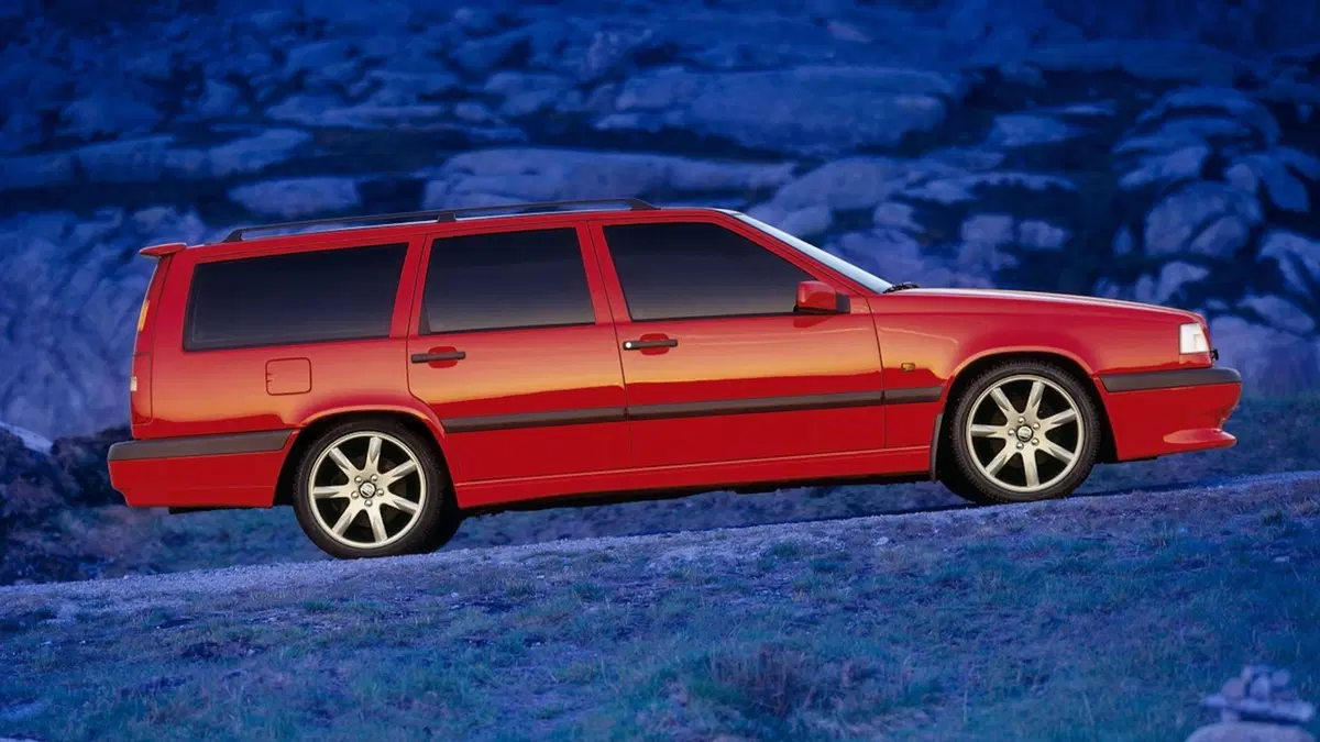 Volvo e la parabola della velocità: dalla 850 T5 SW al limite di 180 km/h (13)