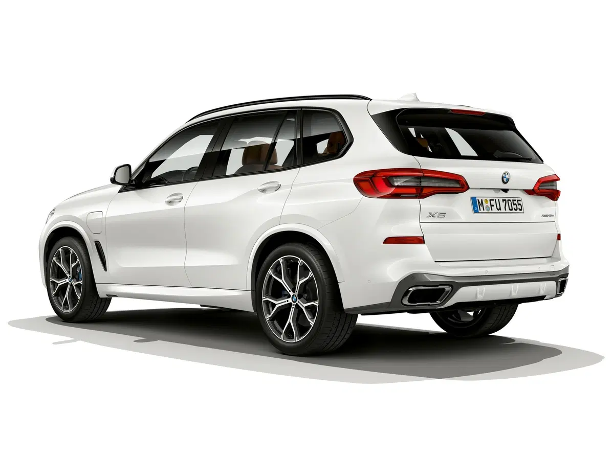 BMW, le ibride Plug-In al Salone di Ginevra 2019 (7)
