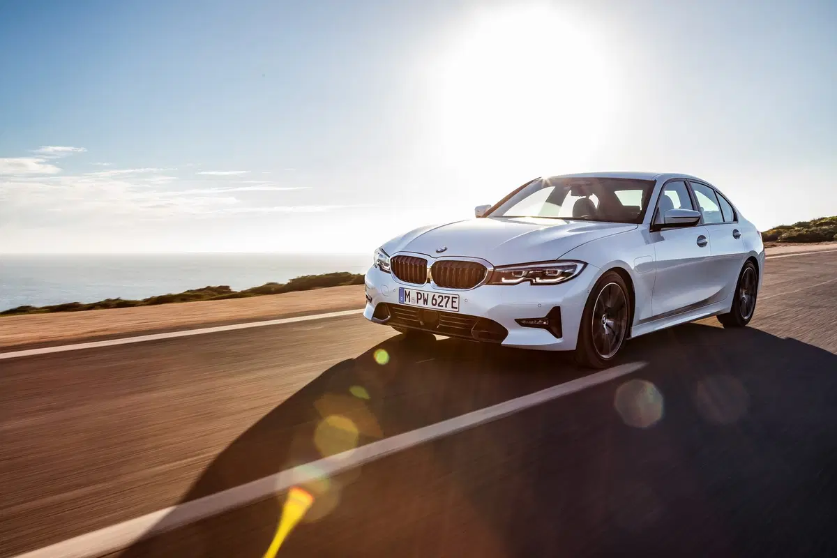 BMW, le ibride Plug-In al Salone di Ginevra 2019 (3)