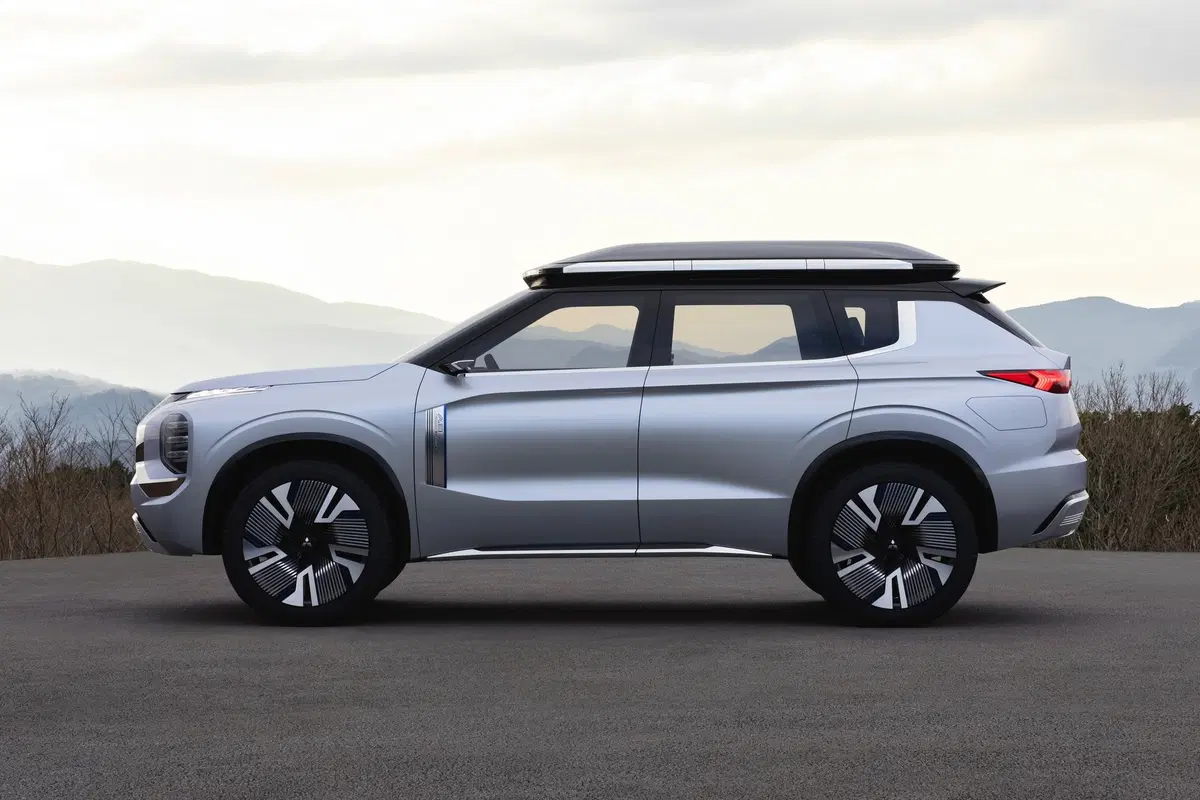 Mitsubishi Engelberg Tourer: concept al Salone di Ginevra 2019 (4)