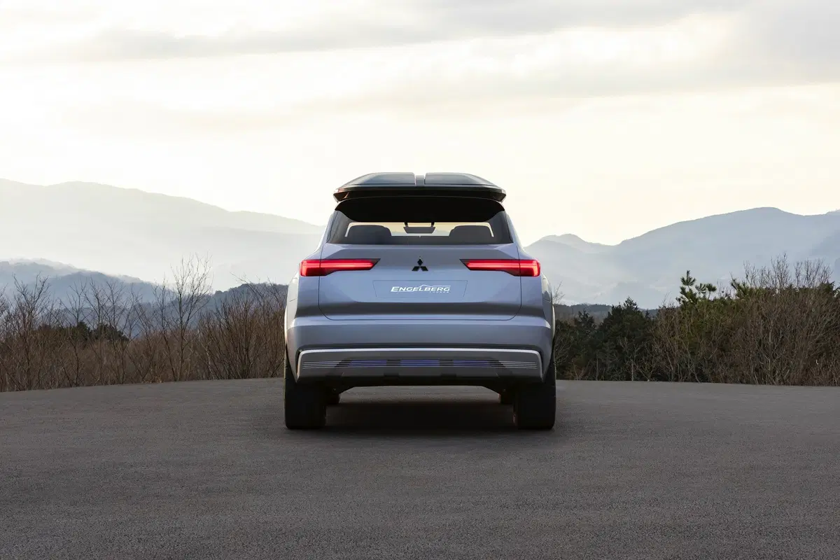 Mitsubishi Engelberg Tourer: concept al Salone di Ginevra 2019 (11)