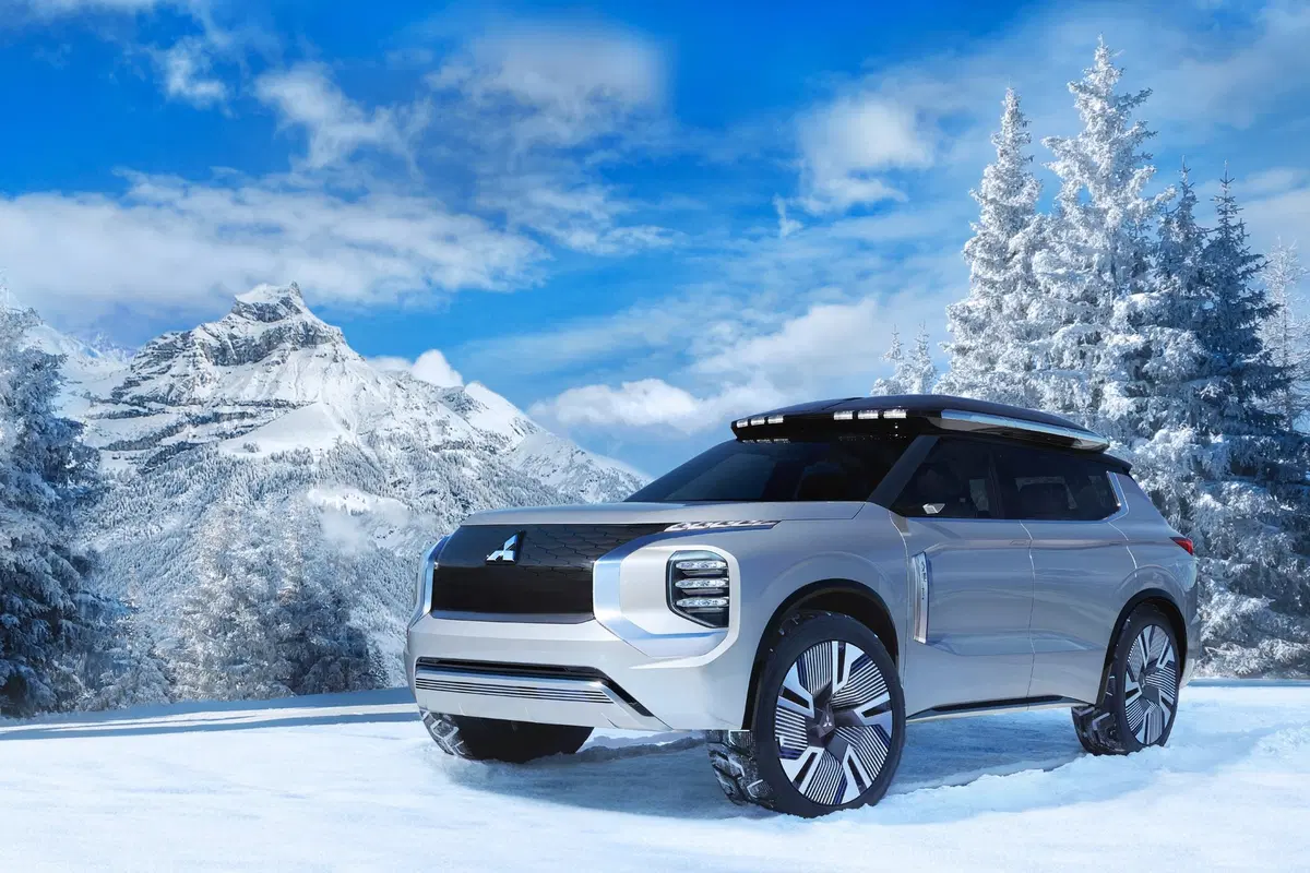 Mitsubishi Engelberg Tourer: concept al Salone di Ginevra 2019 (2)