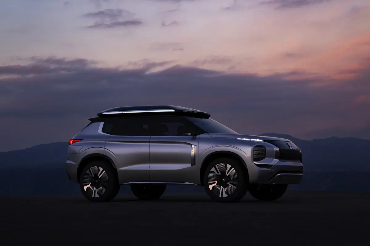 Mitsubishi Engelberg Tourer: concept al Salone di Ginevra 2019 (14)