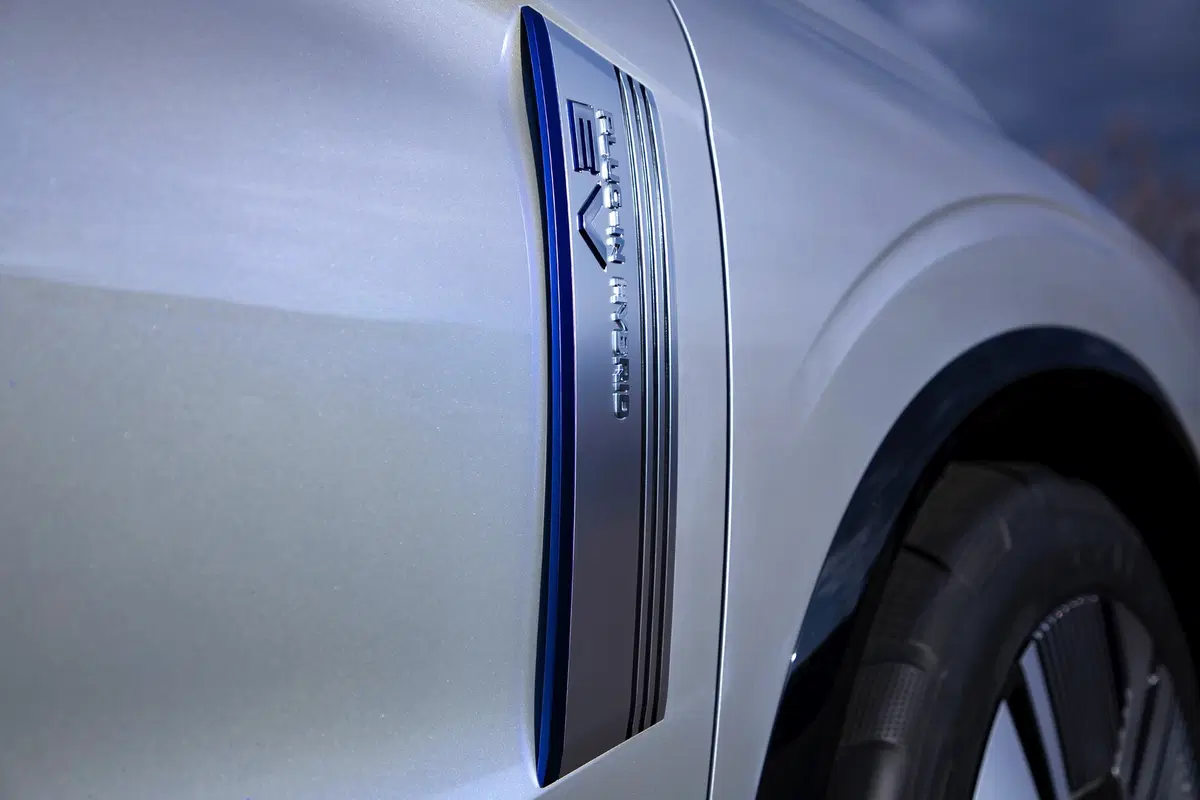 Mitsubishi Engelberg Tourer: concept al Salone di Ginevra 2019 (15)