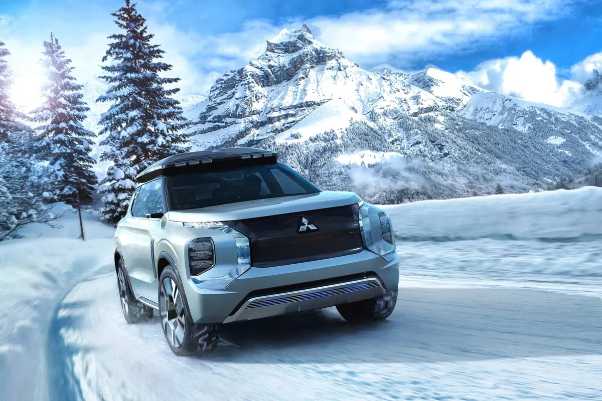 Mitsubishi Engelberg Tourer: concept al Salone di Ginevra 2019 (17)