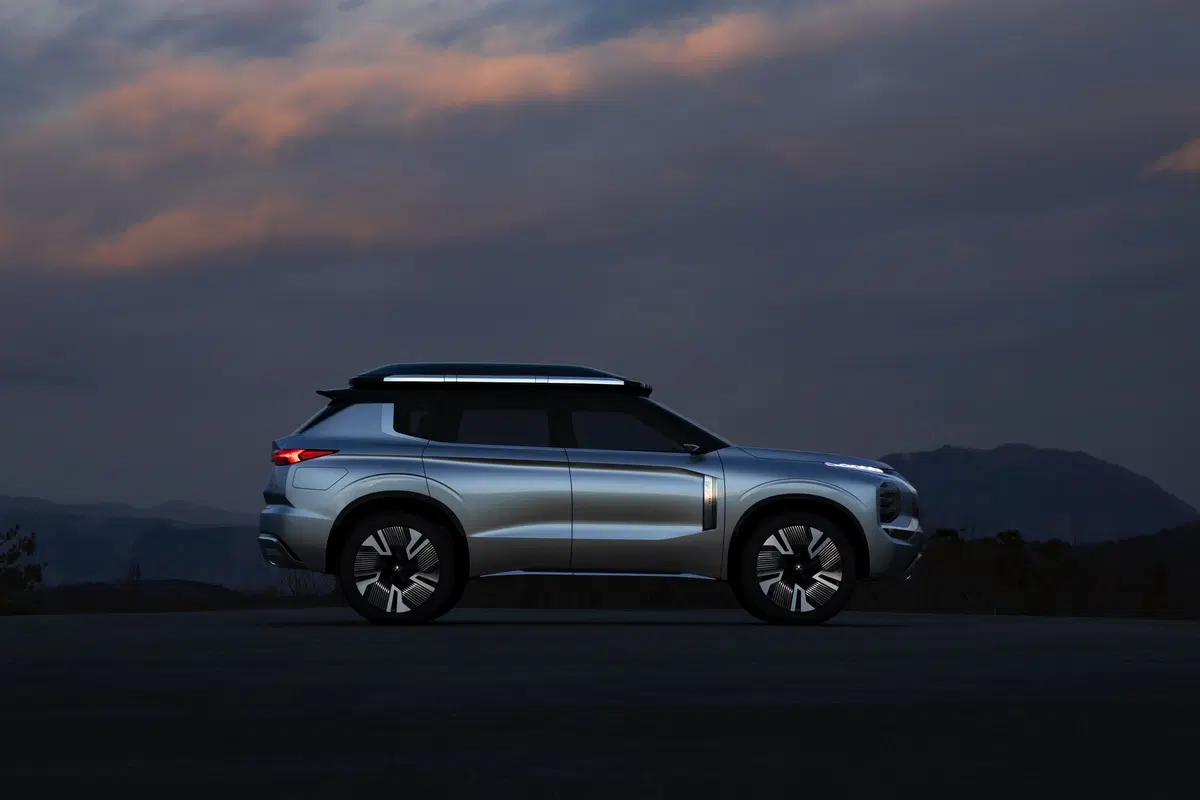 Mitsubishi Engelberg Tourer: concept al Salone di Ginevra 2019 (19)