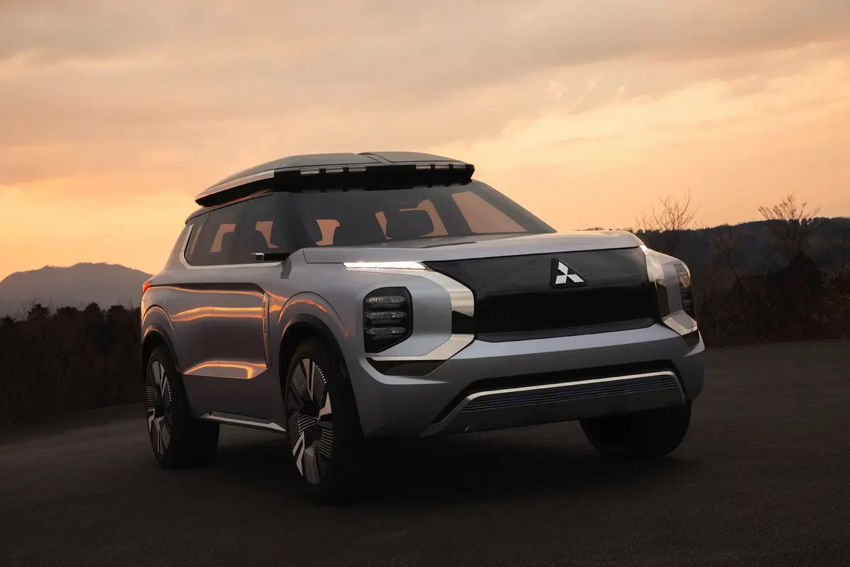 Mitsubishi Engelberg Tourer: concept al Salone di Ginevra 2019 (20)