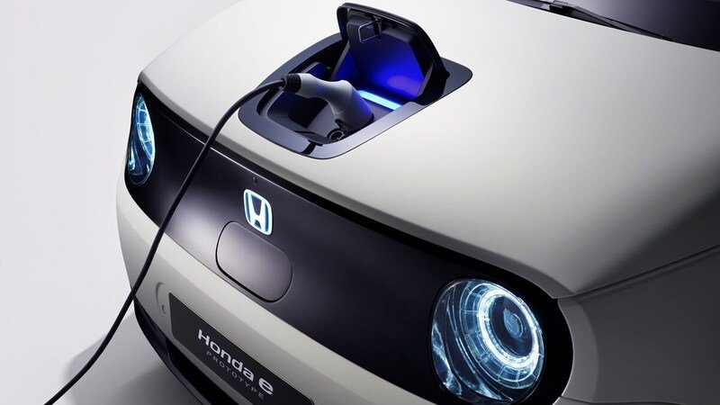 Honda: &laquo;Dal 2025 solo auto elettriche&raquo;