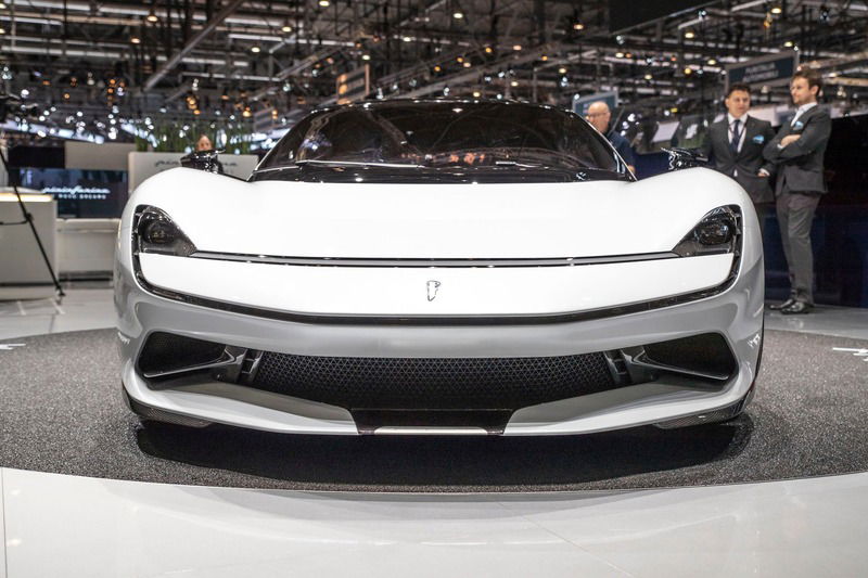 La Pininfarina Battista &egrave; spinta da 4 motori elettrici da 1.900 CV