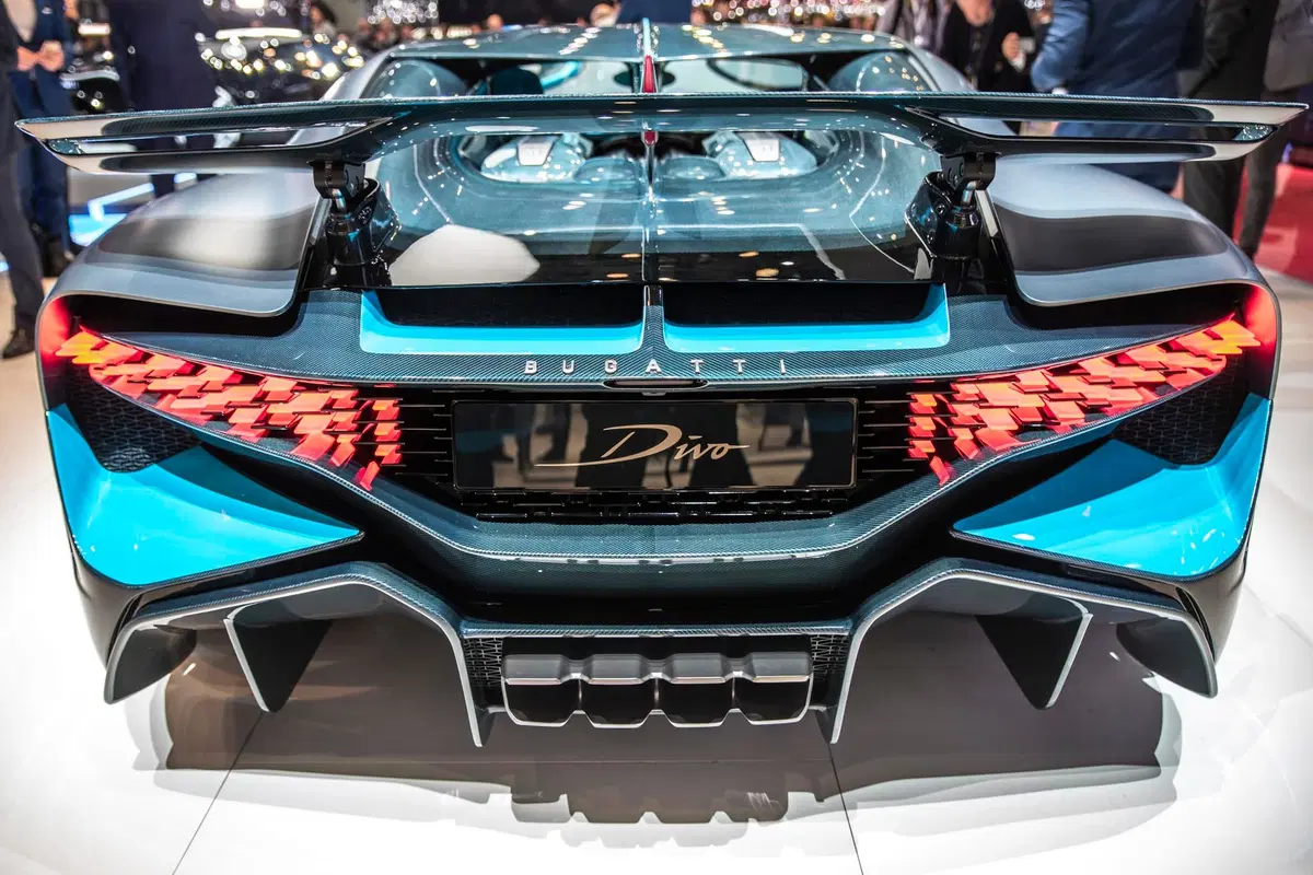 Bugatti al Salone di Ginevra 2019 (9)