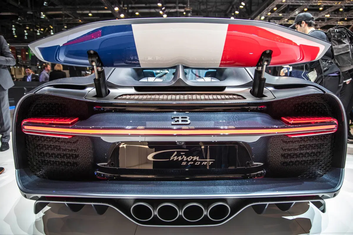 Bugatti Chiron Sport, a Ginevra la serie speciale 110 ans Bugatti (2)