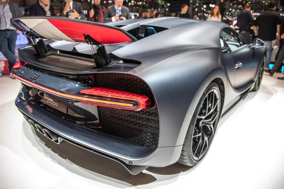 Bugatti Chiron Sport, a Ginevra la serie speciale 110 ans Bugatti (5)