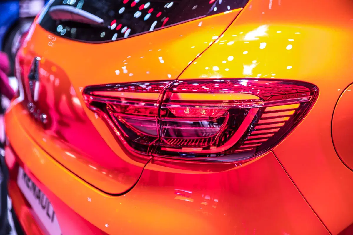 Nuova Renault Clio: ecco la 5^ generazione [Foto e video] (2)