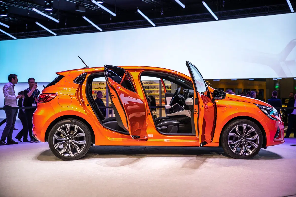 Nuova Renault Clio: ecco la 5^ generazione [Foto e video] (5)
