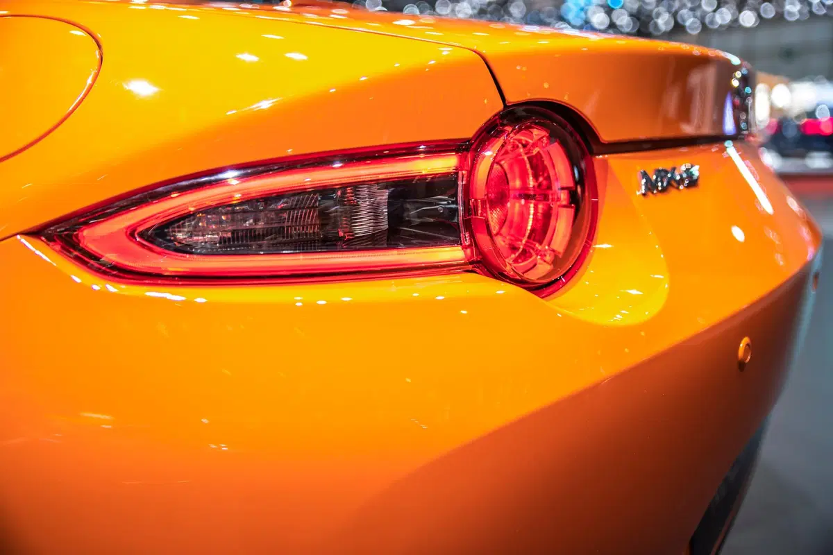 Mazda MX-5 30th Anniversary Edition, omaggio ai 30 anni della spider [Video] (3)
