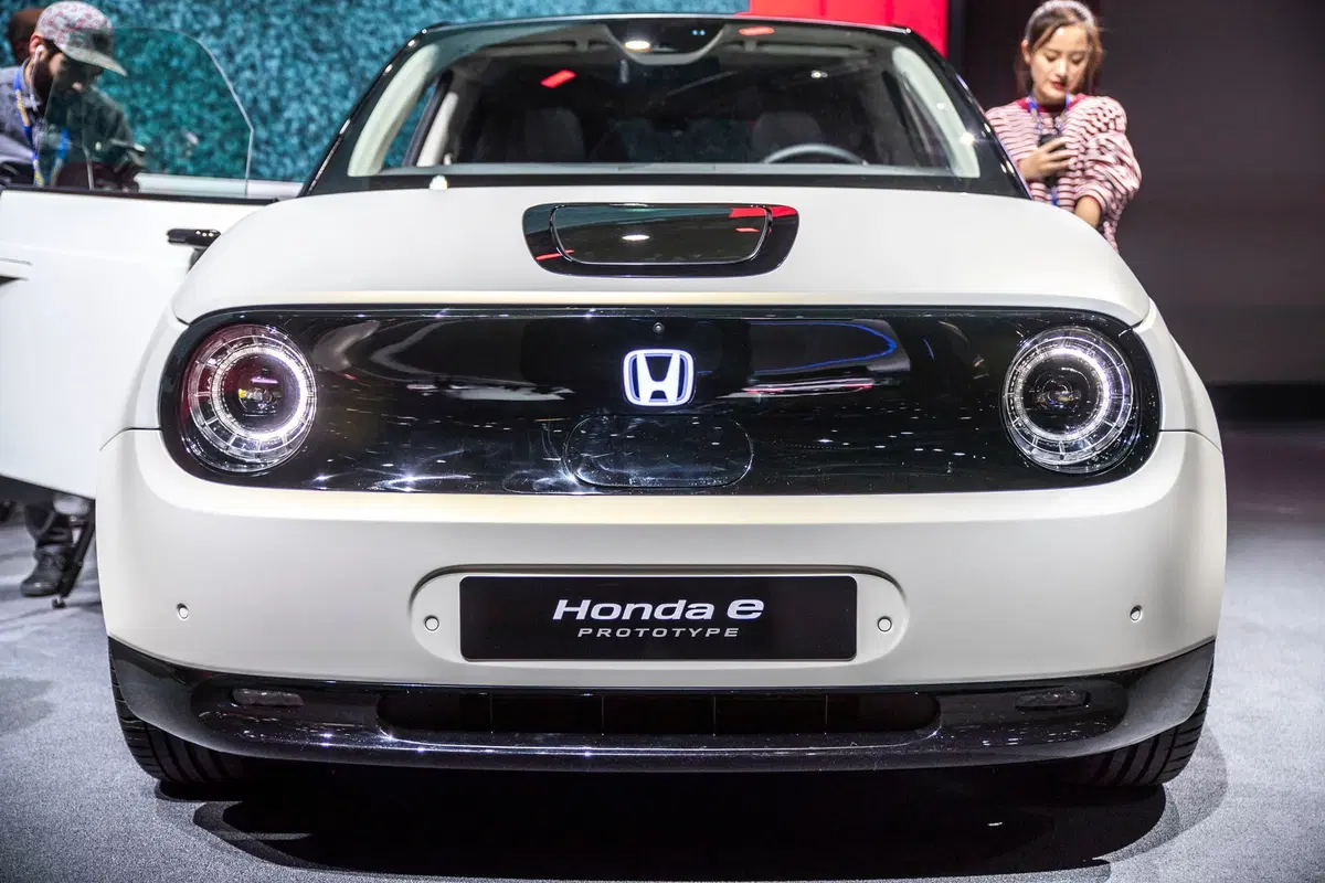Honda e-Prototype: il modello elettrico di serie a Ginevra 2019 (2)