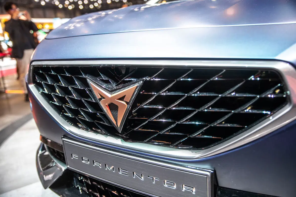 Cupra Formentor, concept ibrido a metà tra crossover e sportiva  (4)