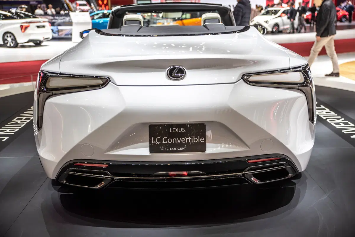 Lexus LC Convertible Concept: dopo Detroit, a Ginevra 2019 [Foto e video] (2)
