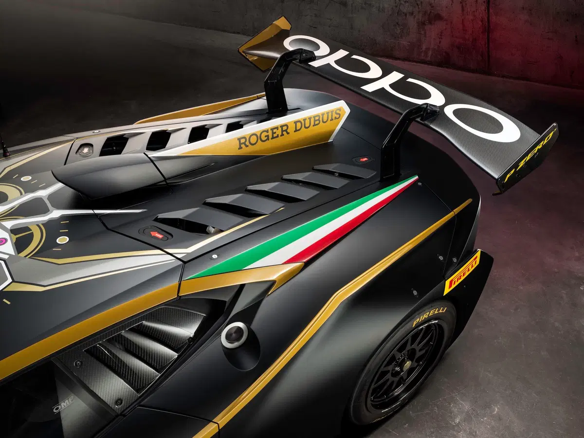 Lamborghini Huracan Super Trofeo Evo Collector 2019, speciale nero e oro (4)