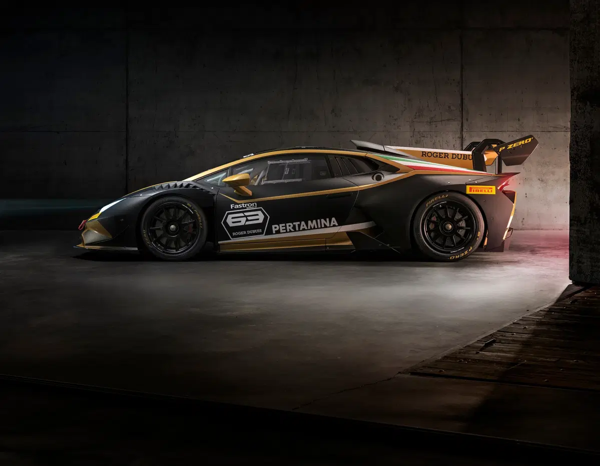 Lamborghini Huracan Super Trofeo Evo Collector 2019, speciale nero e oro (7)