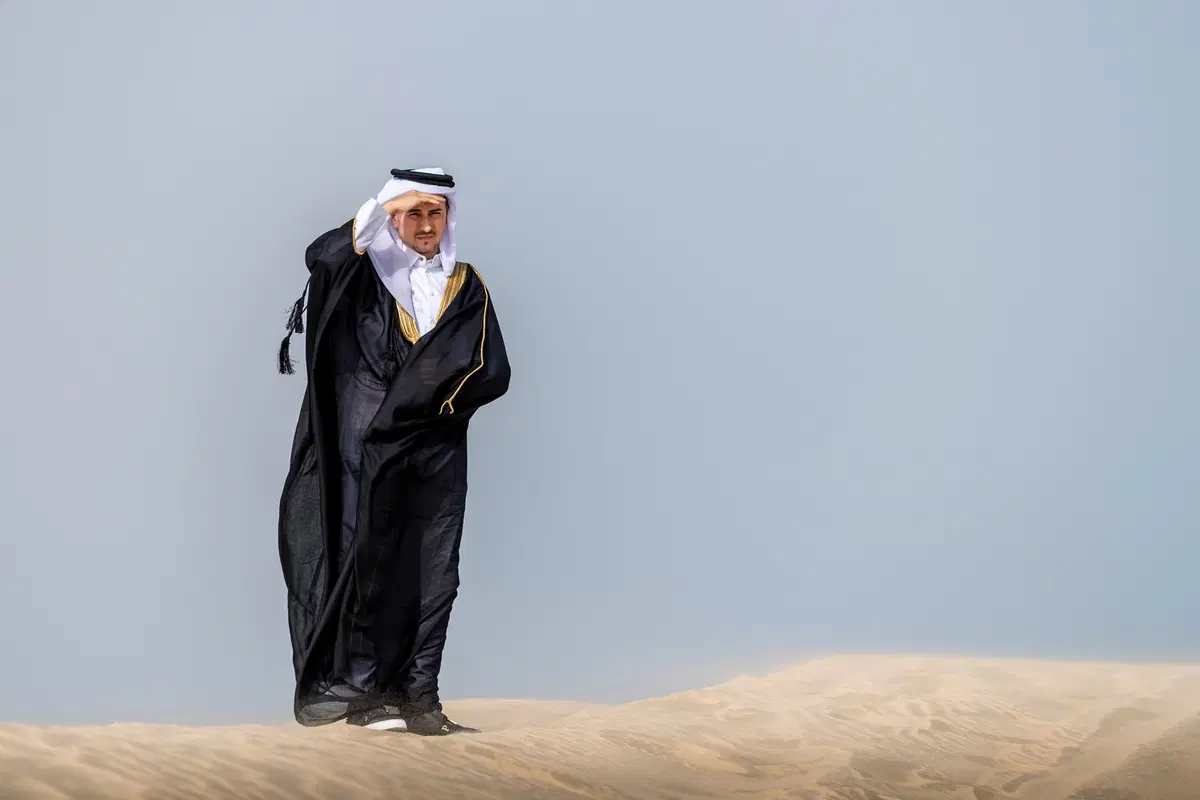 Nasser Al-Attiyah porta a spasso Jorge Lorenzo nel suo dune buggy [Video]