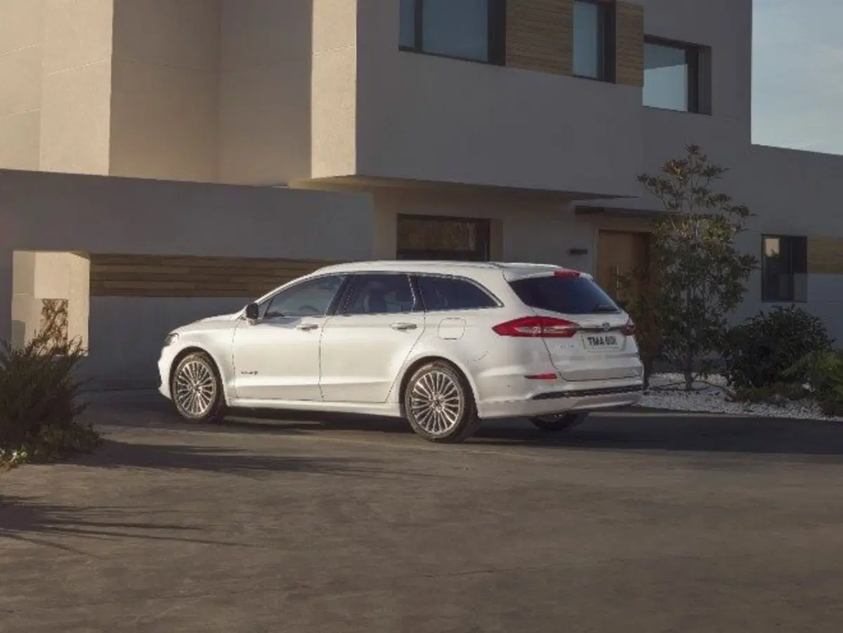 Ford Mondeo Wagon Hybrid Vignale: familiare di lusso sì, mild.. No! (2)