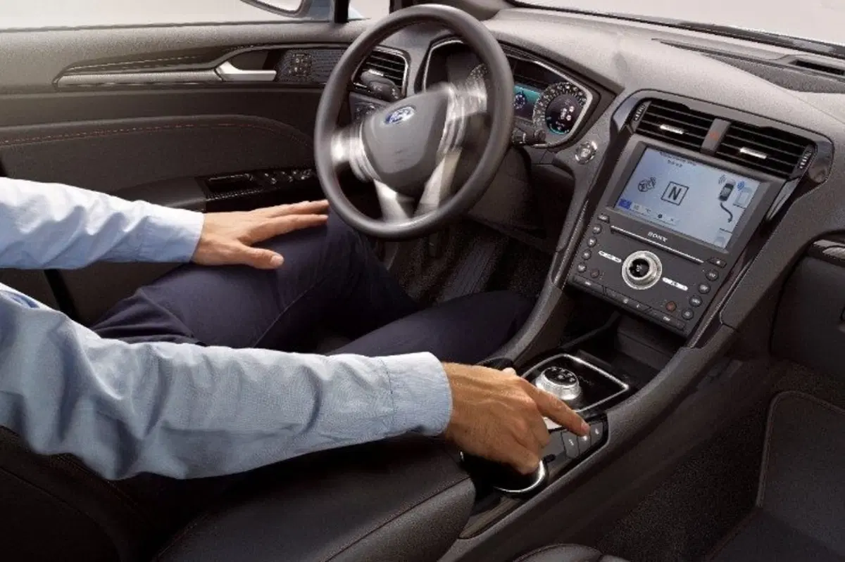 Ford Mondeo Wagon Hybrid Vignale: familiare di lusso sì, mild.. No! (8)