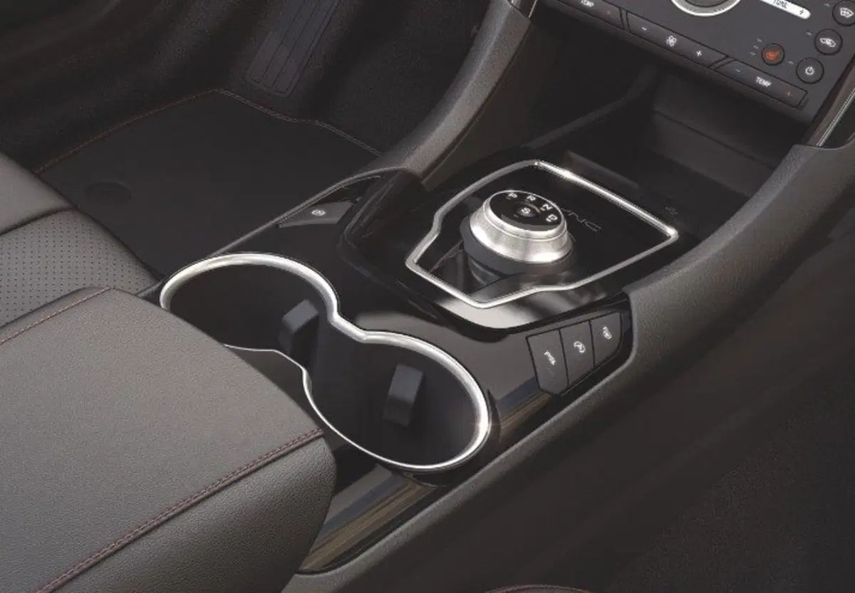Ford Mondeo Wagon Hybrid Vignale: familiare di lusso sì, mild.. No! (10)