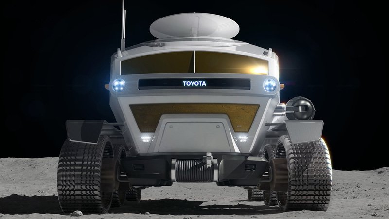 Toyota, ecco il veicolo da 6 metri che andr&agrave; sulla Luna [Video]