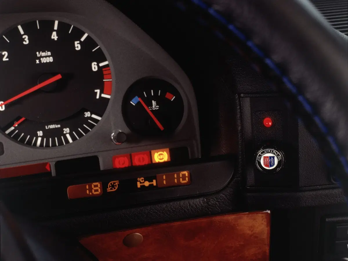 Alpina B10 Bi-Turbo festeggia oggi i 30 anni, auguri! 