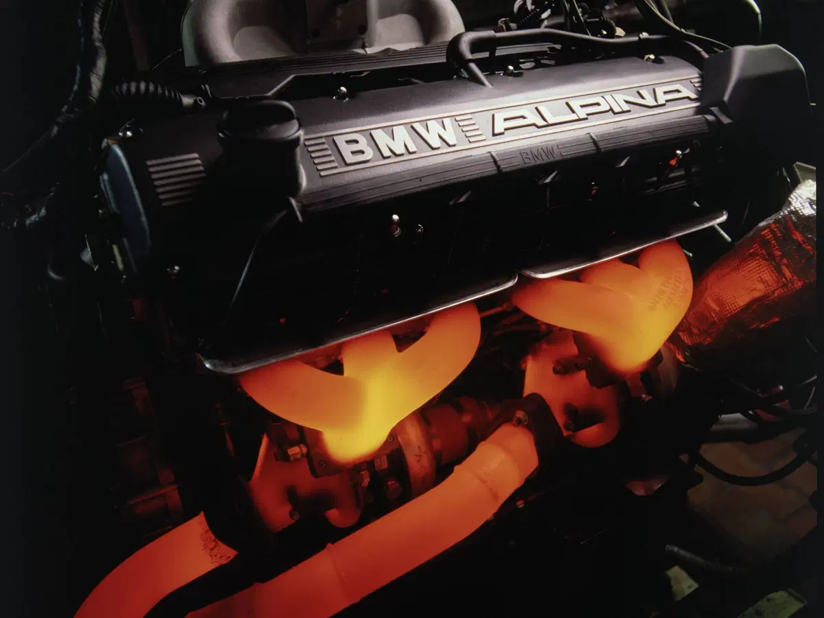 Alpina B10 Bi-Turbo festeggia oggi i 30 anni, auguri!  (2)