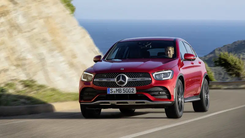 Mercedes GLC Coup&eacute; restyling, le prime immagini