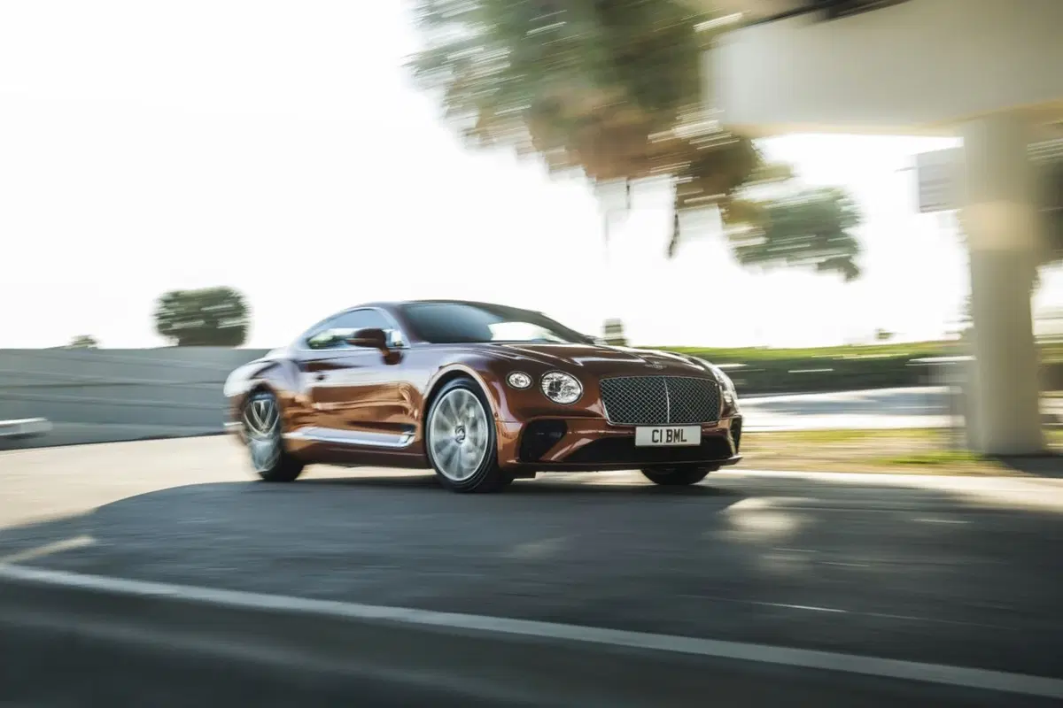 Bentley Continental GT V8, le nuove coupé e cabrio (7)