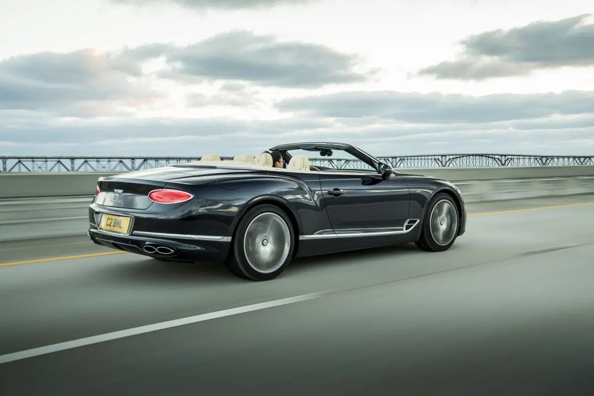 Bentley Continental GT V8, le nuove coupé e cabrio (6)