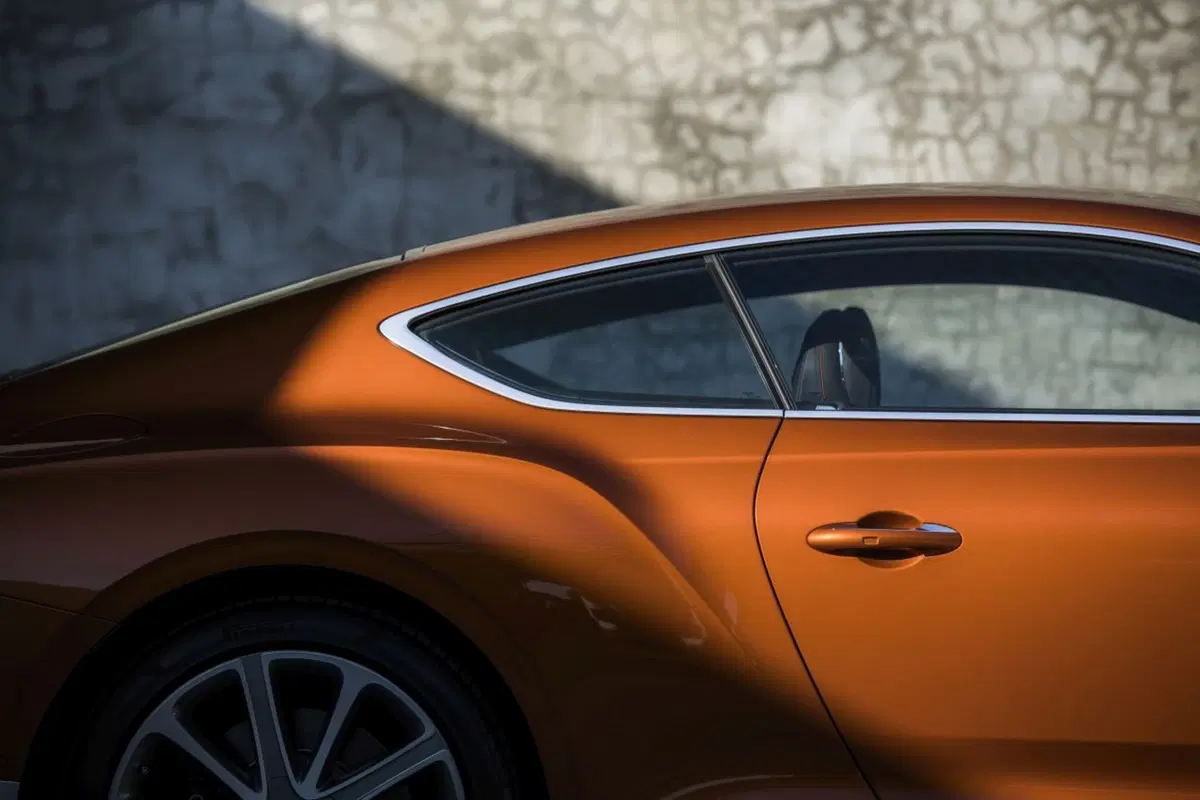 Bentley Continental GT V8, le nuove coupé e cabrio (13)