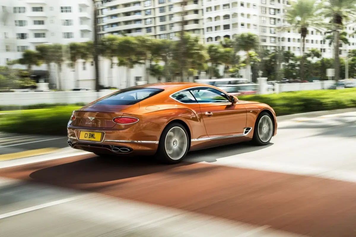 Bentley Continental GT V8, le nuove coupé e cabrio (14)