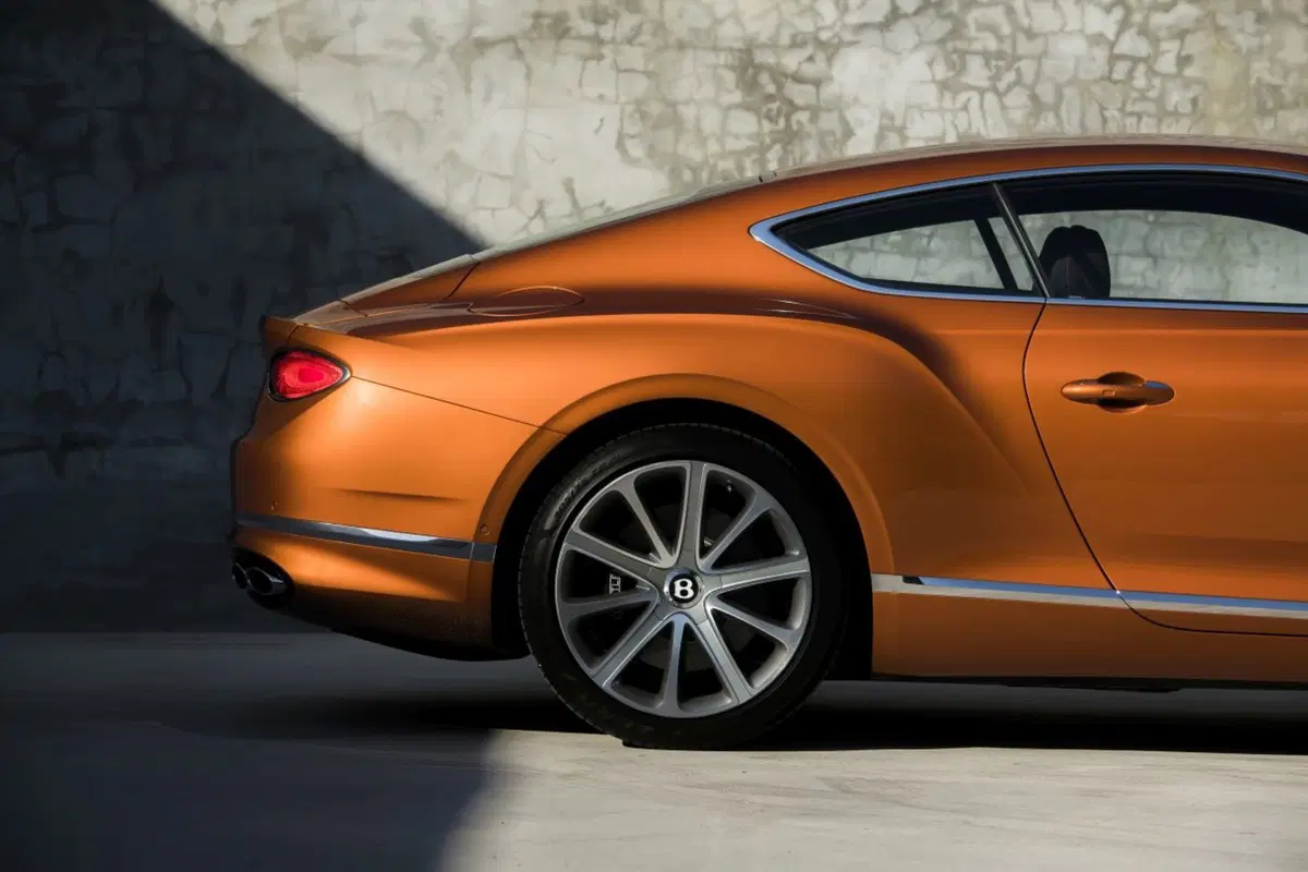 Bentley Continental GT V8, le nuove coupé e cabrio (15)