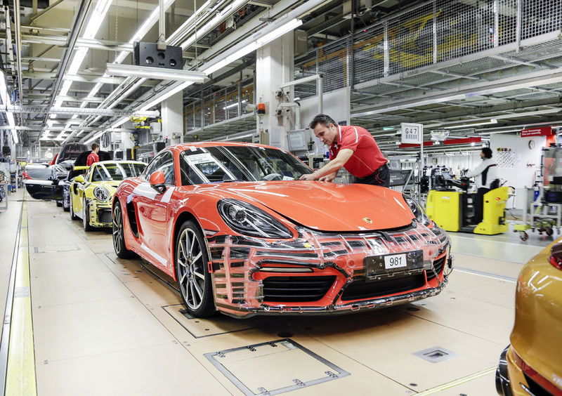 Porsche: maxibonus da 9.700 euro ai dipendenti 