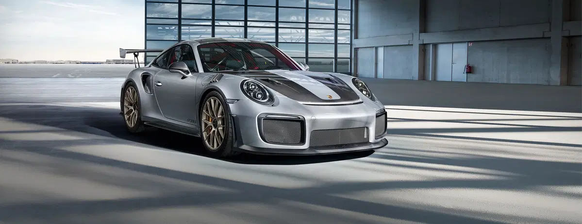 Nave Grimaldi con 2210 auto a bordo affonda: perse le ultime 991 GT2 RS prodotte [video] (2)