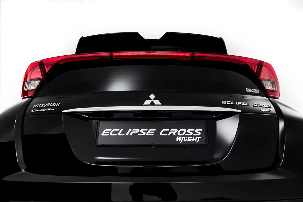 Mitsubishi Eclipse Cross Knight, look dark (3)