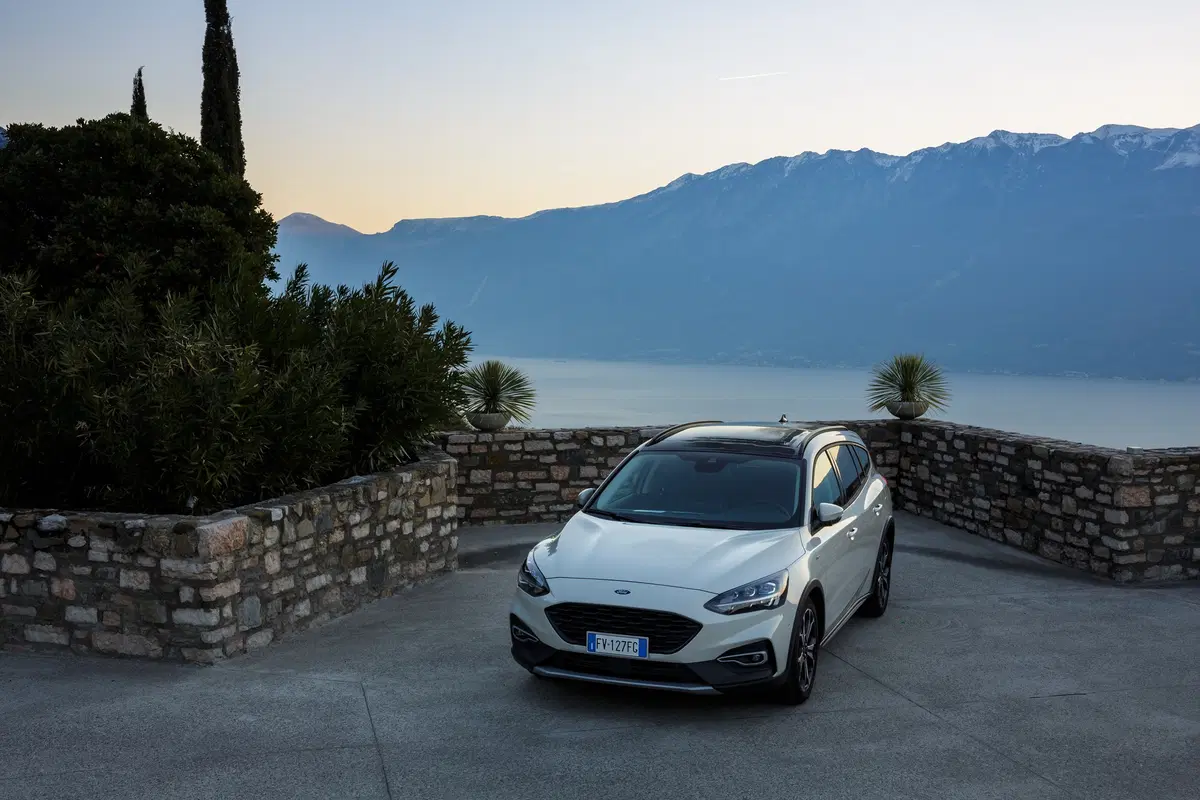 Ford Focus Active 2019, gamma completa e... più alta (3)
