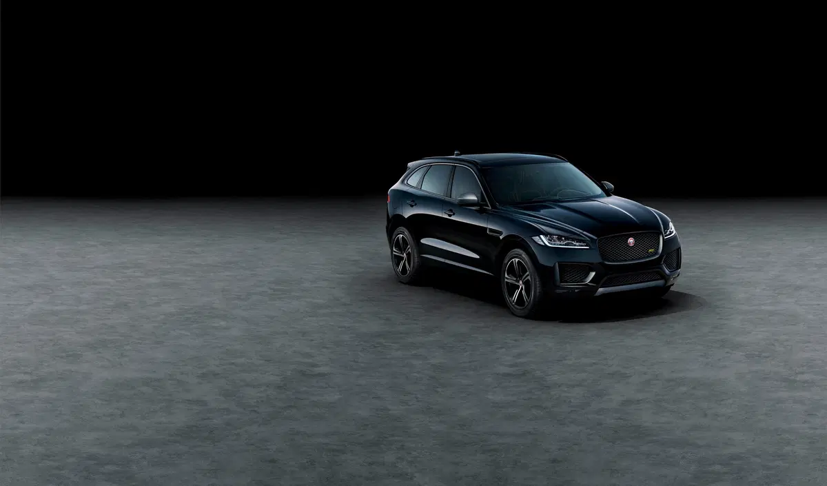 Jaguar F-Pace, arrivano le serie speciali 300 Sport e Chequered Flag (2)