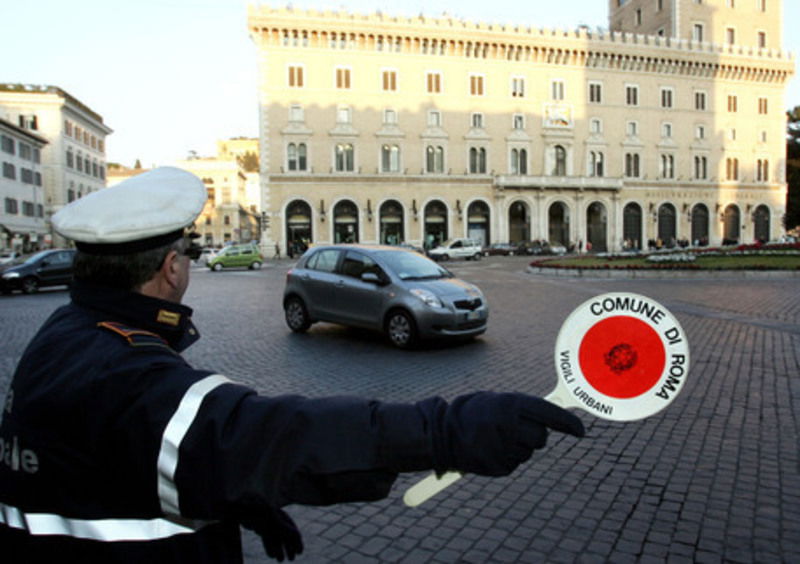 Roma: 10 aprile 2016 ultima domenica &ldquo;a piedi&rdquo; 