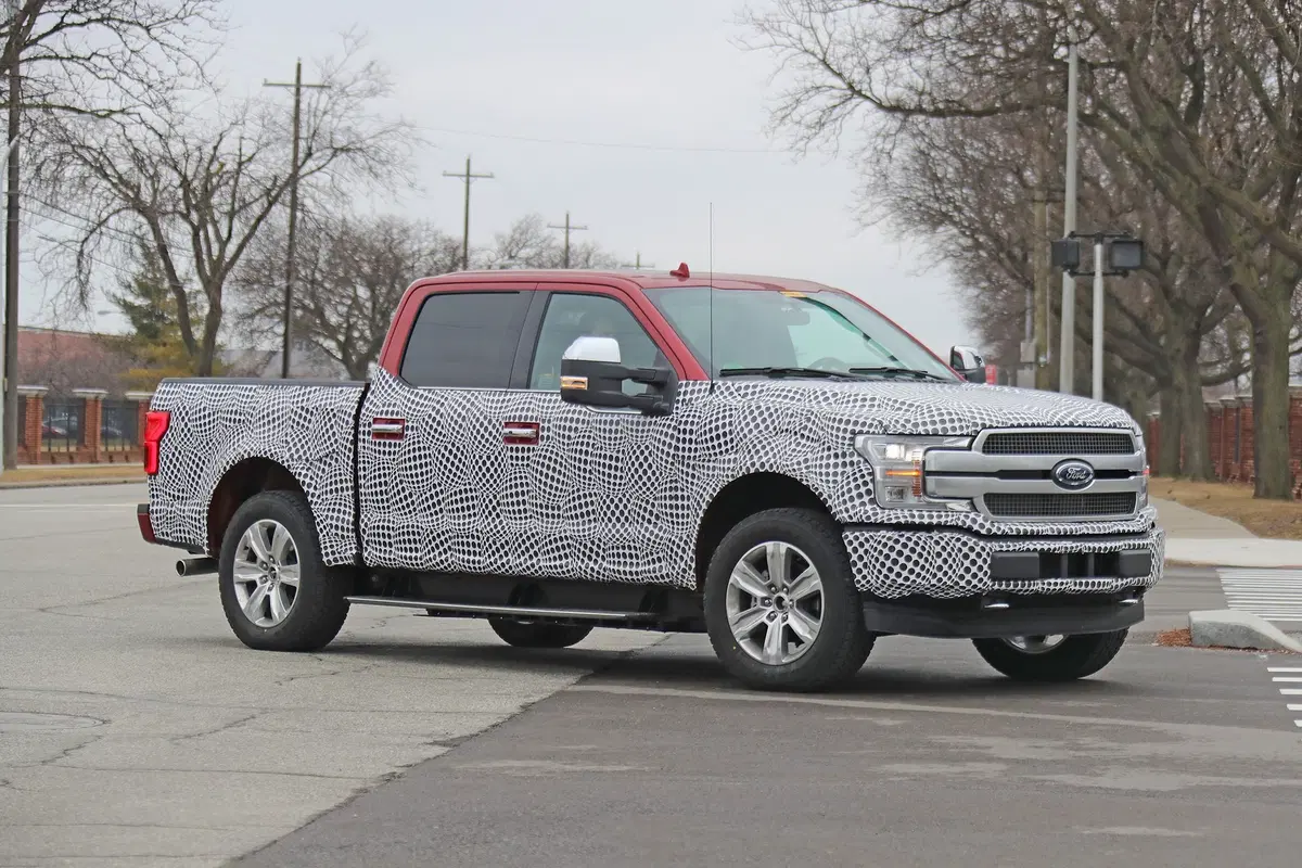 Ford F-150 EV: il pick-up americano diventa elettrico [Foto spia] (5)