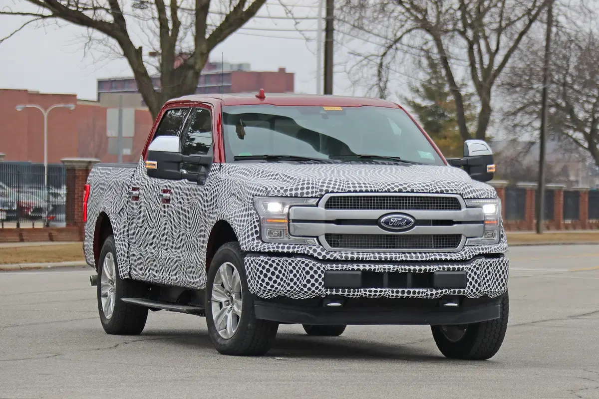 Ford F-150 EV: il pick-up americano diventa elettrico [Foto spia] (8)