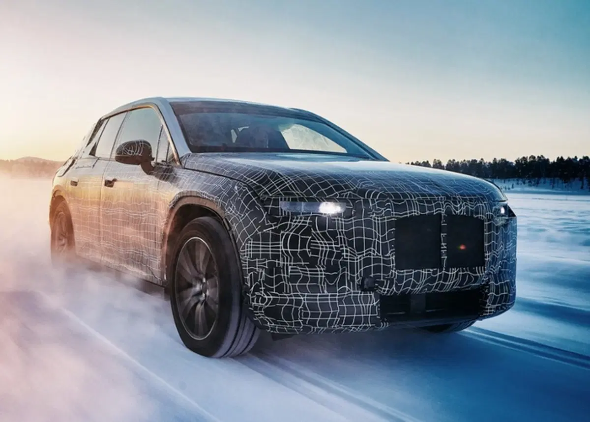 BMW, test al Polo per iX3, i4 e iNext (2)